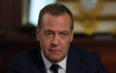 Ông Medvedev cảnh báo nguy cơ bùng nổ Thế chiến 3