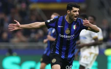 Cựu ngôi sao Inter Milan từ bỏ sự nghiệp để nhập ngũ quân đội Iran