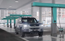 Người Việt thử sạc nhanh Flash BYD tại Trung Quốc: 'Nhảy điện nhanh như đổ xăng'