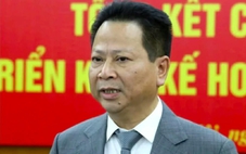 Cựu Cục phó nhận 10 tỉ, ép doanh nghiệp viết giấy vay để trả lại 5 tỉ rồi trốn ra nước ngoài