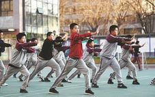 Áp lực học tập gia tăng, Trung Quốc ra chính sách giảm tải cho học sinh