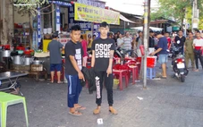 Bắt nhóm thanh niên mang dao tự chế truy đuổi chém người gây thương tích tại quán hủ tiếu