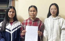 Nhặt được dây chuyền 5 chỉ vàng, hai nữ sinh lớp 10 đến công an tìm người trả lại