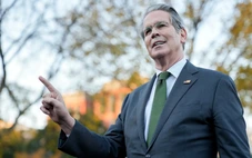 Mỹ có khả năng nâng thuế nhập khẩu toàn cầu lên 15% ngay trong tuần này