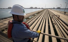 Saudi Arabia tính chuyển dầu qua Biển Đỏ để né eo biển Hormuz