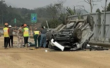 Ô tô liên tục tông vào hàng rào thi công mở rộng cao tốc 2 làn, Cục CSGT khuyến cáo gì?