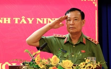 Tiếp xúc cử tri Tây Ninh, Thượng tướng Lê Tấn Tới nhắc nhở bà con cảnh giác lừa đảo qua mạng