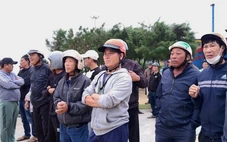 Tàu chìm ở cửa biển Nhật Lệ, 7 thuyền viên đều mặc áo phao bơi vào nhưng một người chết