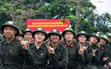 Chủ tịch Quốc hội, Bí thư Thành uỷ cùng lãnh đạo TP.HCM tiễn hơn 7000 thanh niên lên đường nhập ngũ