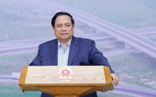 Thủ tướng: Thi công '3 ca, 4 kíp' hoàn thành đường gom, trạm dừng nghỉ cao tốc Bắc - Nam phía Đông