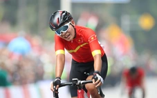Nguyễn Thị Thật thắng chặng 2, giành áo xanh Biwase Tour of Vietnam