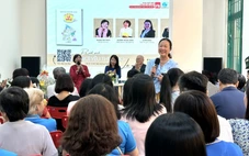 Phụ nữ có còn phải nấu ăn chờ chồng về?