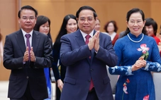 Có 21 nữ Ủy viên Trung ương Đảng, nhiều phụ nữ là sĩ quan cấp tướng quân đội, công an