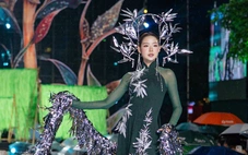 Các hoa hậu 'kể chuyện di sản' trên phố đi bộ Nguyễn Huệ trong Lễ hội Áo dài TP.HCM