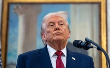 Ông Trump dự lễ đón thi hài 6 lính Mỹ tử trận trong đòn đáp trả của Iran