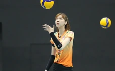 Cô gái Việt cao 1m95 tỏa sáng rực rỡ trong ngày ra mắt giải bóng chuyền Thái Lan
