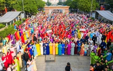 58.000 phụ nữ đồng diễn áo dài tại TP.HCM