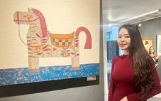 Khi tà áo dài trở thành ‘toan vẽ’ của nữ họa sĩ