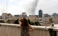 Người dân Iran oằn mình giữa bom đạn và lạm phát