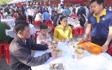 Một tô phở, một ngày 8-3… và giọt nước mắt xúc động