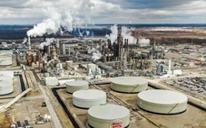 Giá dầu vượt 100 USD/thùng, G7 muốn xả khẩn 300-400 triệu thùng dự trữ