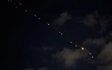 Iran phóng loạt tên lửa mới vào Israel sau khi có tân lãnh tụ tối cao