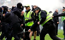 Đánh nhau kinh hoàng ở trận derby lâu đời bậc nhất thế giới