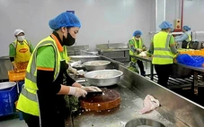 Vụ thịt heo bệnh vào trường học: Công ty cổ phần Suất ăn công nghiệp Hà Nội nói mình là 'nạn nhân'