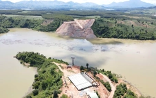 Cây cầu 'mắc kẹt' giữa lòng hồ Ia Ly, vì nước hồ thủy điện dâng vượt thiết kế