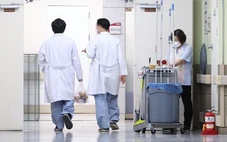 Thai phụ bị 16 bệnh viện từ chối cấp cứu, ngành y tế Hàn Quốc báo động