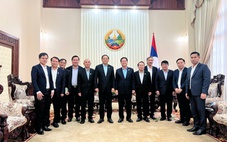 Lãnh đạo VRG thăm, chúc Tết Bun Pimay tại Lào