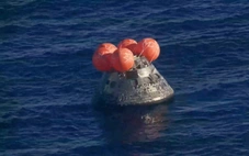 Artemis II hạ cánh thành công ngoài khơi California