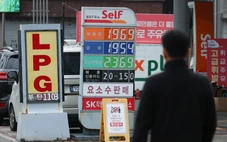 Giá dầu tăng: Hàn Quốc và Thái Lan tăng trợ cấp tiền, Malaysia canh trạm xăng