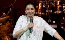 Biểu tượng âm nhạc Bollywood Asha Bhosle qua đời