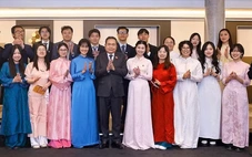 Chủ tịch Quốc hội mong sinh viên Việt tại Ý tiếp thu khoa học công nghệ, đóng góp cho quê hương