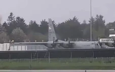 Sân bay Shannon lại bị đột nhập, máy bay quân sự Mỹ bị phá hoại bằng rìu