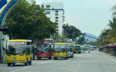 Tài xế xe điện bốn bánh ở Hải Tiến phải có bằng B2 trở lên