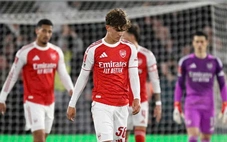 Arsenal vượt qua tứ kết Champions League một cách nhàm chán