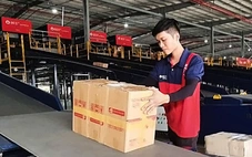 Cước chuyển phát linh hoạt theo xăng dầu, cạnh tranh giữ khách