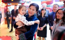 Từ lớp học đến nhịp cầu Việt-Trung: Phu nhân Ngô Phương Ly thăm trung tâm Tống Khánh Linh