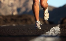 Cách vạch đích 10m thì đổ gục, tím tái: Bác sĩ cảnh báo nguy cơ ngừng tim khi chạy bộ