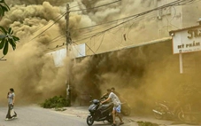 Cháy lớn ở khu đô thị tại Bắc Ninh, khói đen cuồn cuộn, 7 ki ốt bị thiêu rụi