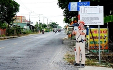 Tài xế 'hãm phanh' với mô hình giả cảnh sát giao thông bắn tốc độ ở Tây Ninh