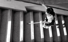 15 năm gắn bó học sinh khiếm thị, Trần Thế Phong ra sách ảnh Vượt qua bóng tối 2