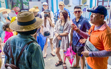 Người dân đảo Cù Lao Chàm đi học cách đón khách chuyên nghiệp