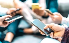 Con người ngày càng 'im lặng', mỗi năm nói ít đi hàng trăm từ