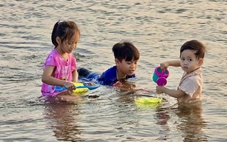 'Bãi biển' trên núi hấp dẫn người dân và du khách