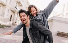 7 điều nhỏ khiến mối quan hệ hạnh phúc hơn cả tiền bạc