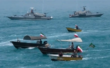 Trung Đông tối 18-4: Rộ tin tàu Iran nổ súng vào tàu chở dầu ở eo biển Hormuz