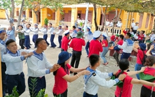 Tiếng hát từ đất liền vọng vang giữa Trường Sa